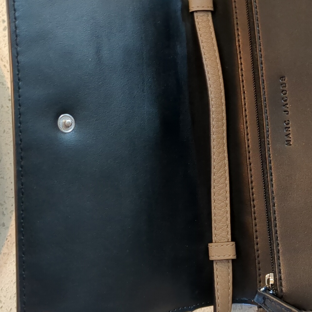 Marc Jacobs Tan Leather Crossbody Bag - Picture 9 of 10